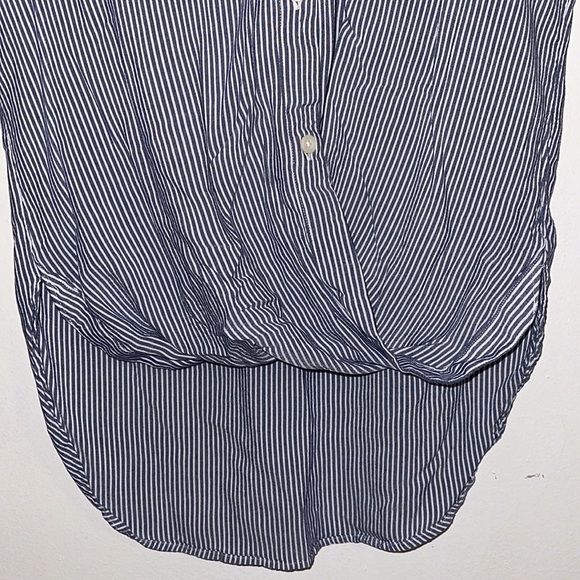 🔥BCBGENERATION HIGH LOW BLOUSE - Picture 2 of 5